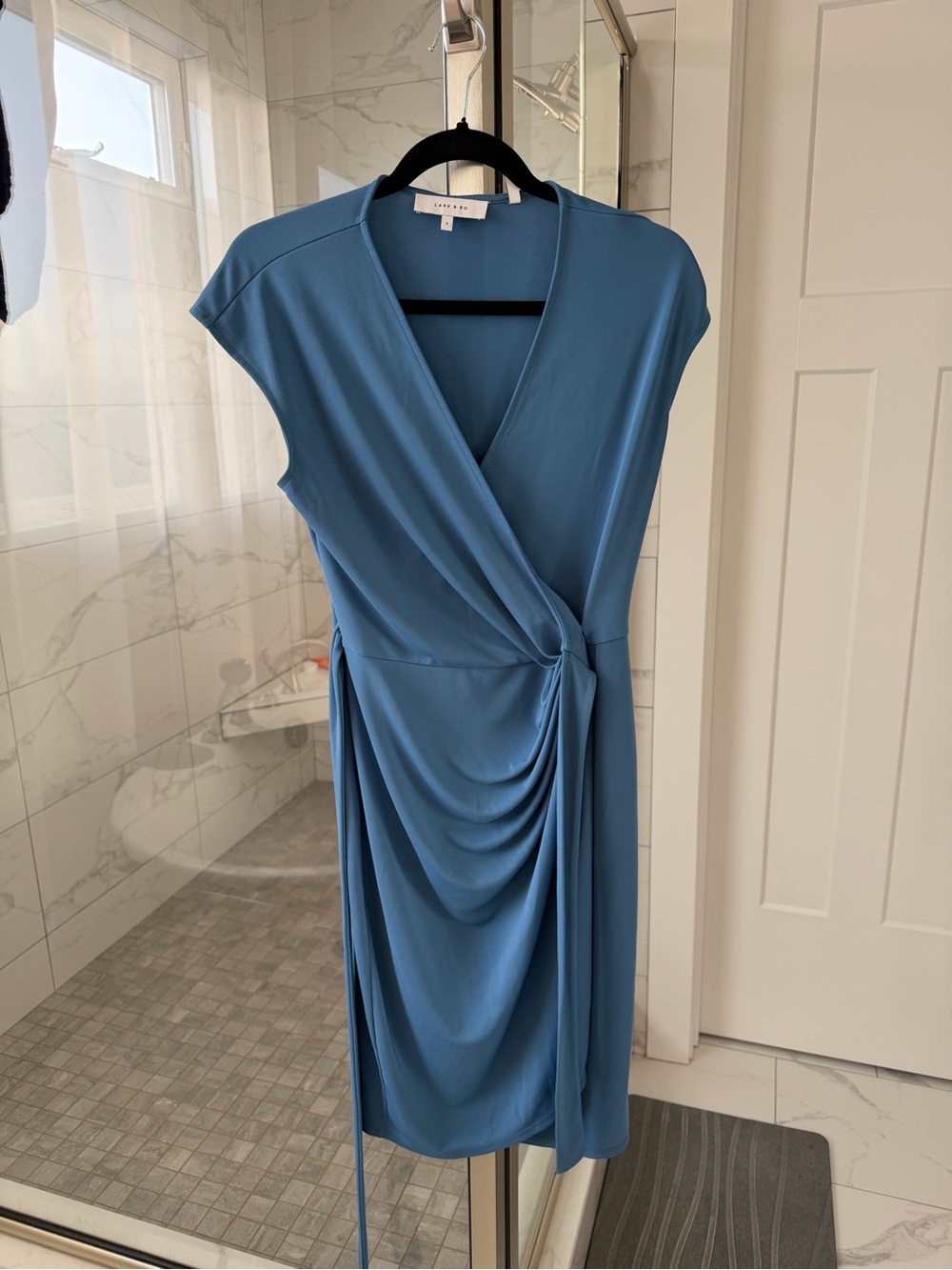 Lark & Ro Sleeveless Blue Wrap-Style Women's Dress